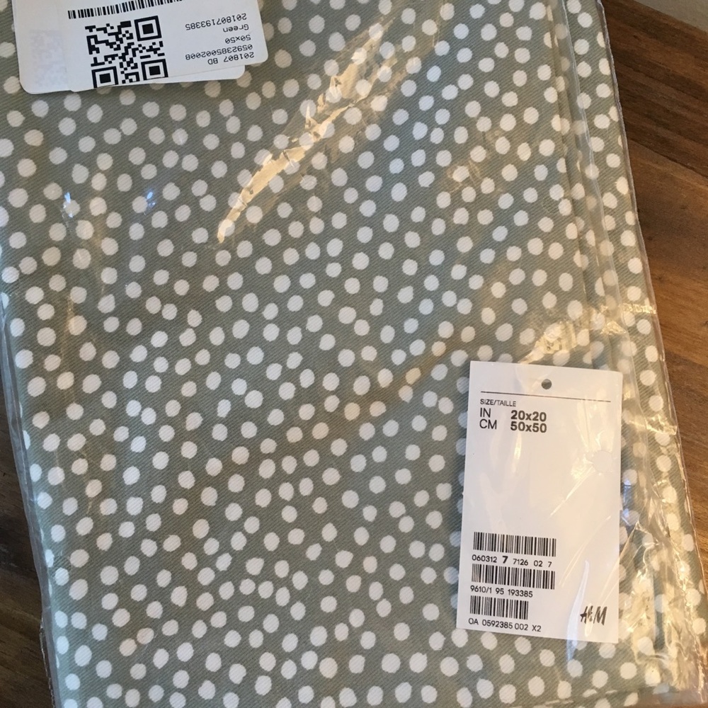 Two 20x20” Spotted Pillow Cases